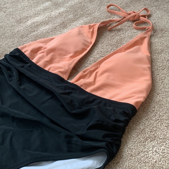 NWT Cupshe One-piece Pink & Black Halter Swimsuit ☀️ - Picture 4 of 10